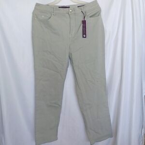 Gloria Vanderbilt Amanda jeans, slimming, khaki